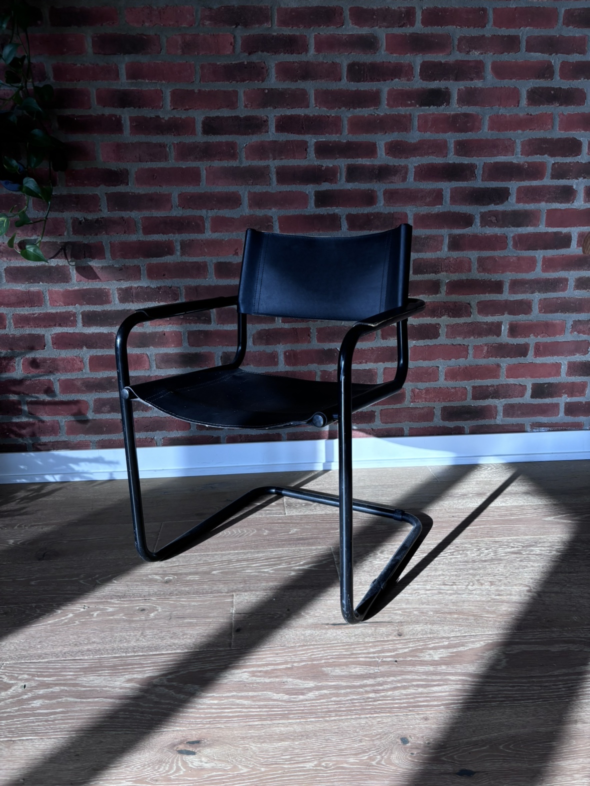 Vintage Black Lounge Chair - photo 3