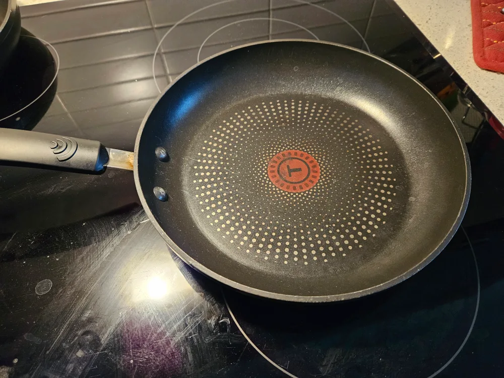 3xT-Fal Non-Stick Frying Pan image indicator(3)
