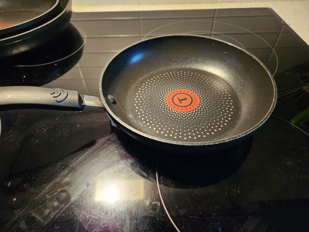 3xT-Fal Non-Stick Frying Pan image indicator(4)