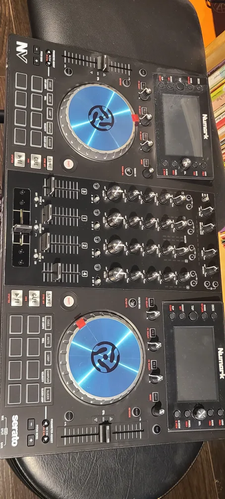 Numark MixTrack Pro 3 DJ Controller image indicator(3)