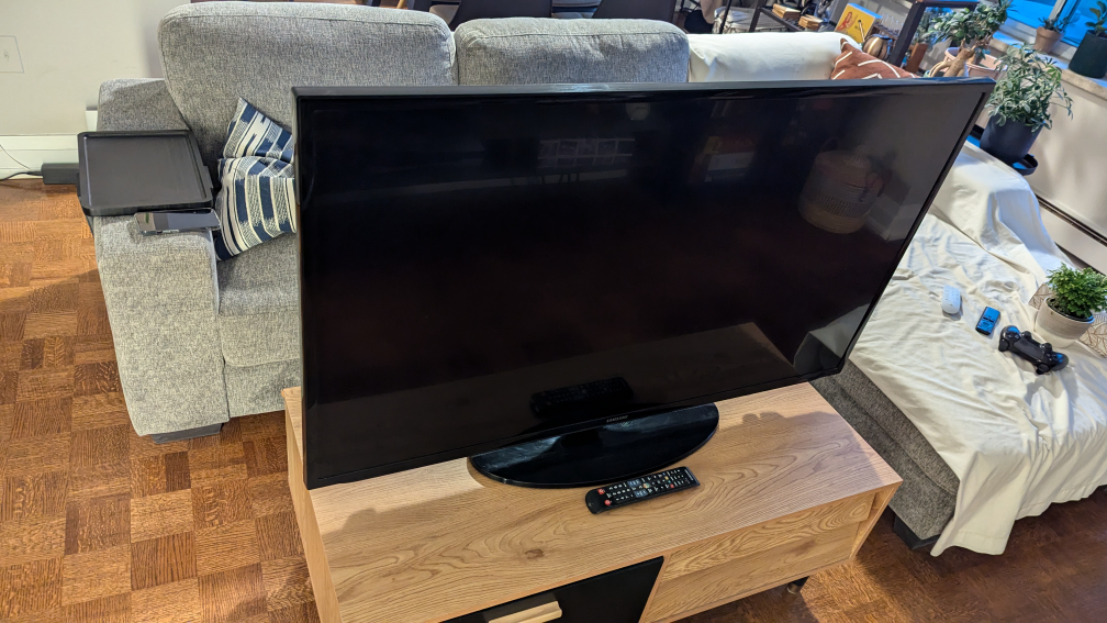 Samsung UN50H5203 50-Inch 1080p 60Hz Smart LED TV