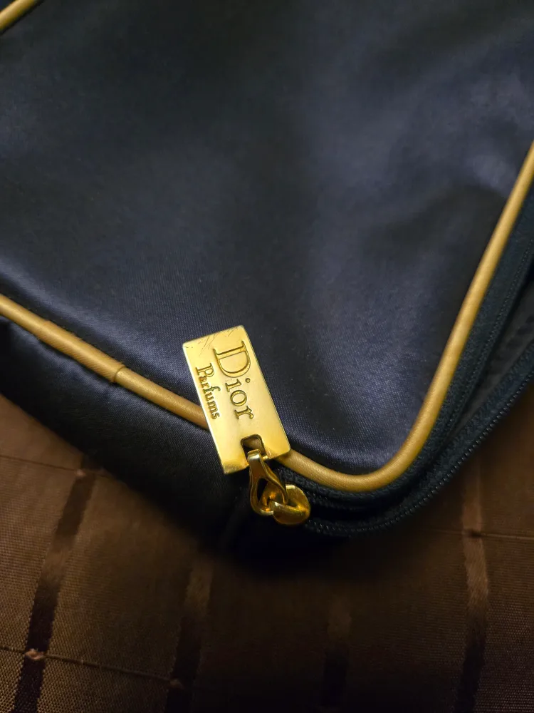 Dior Parfums /Makeup Bag image indicator(10)