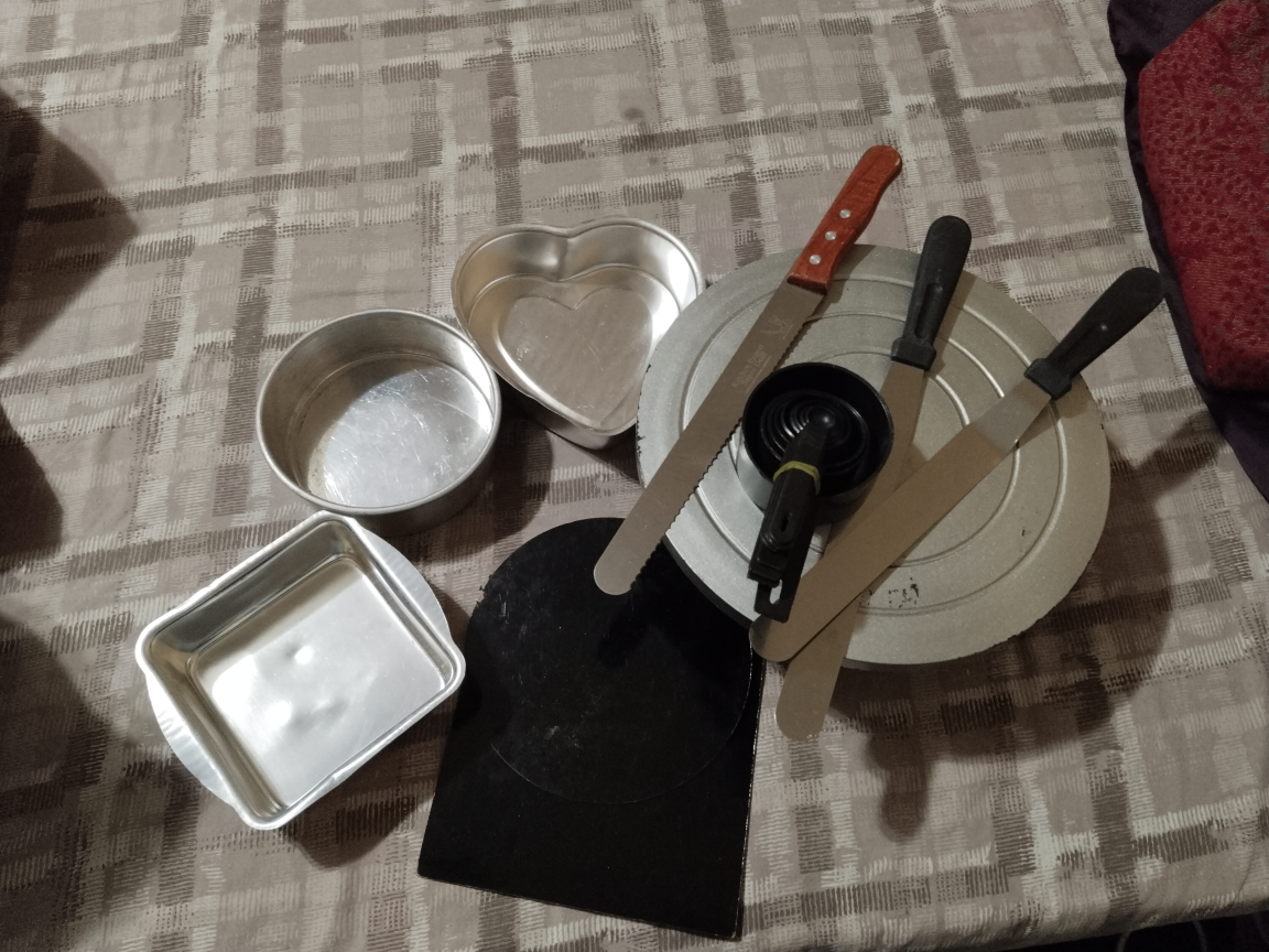 Baking Set with Heart, Round, and Square Pans
