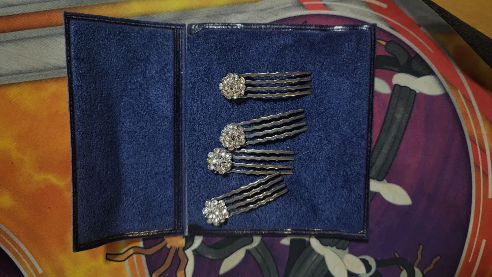 Princess Jewellery Swarovoski Crystal Hair Pins image indicator(3)