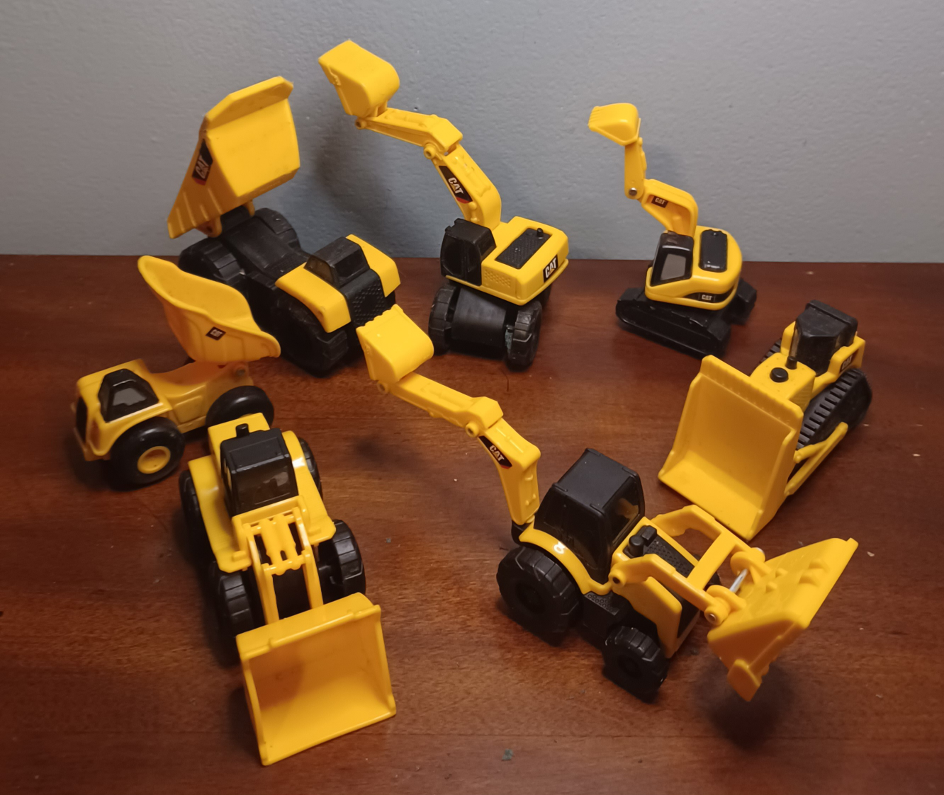 Set of 7 Small Tonka Trucks