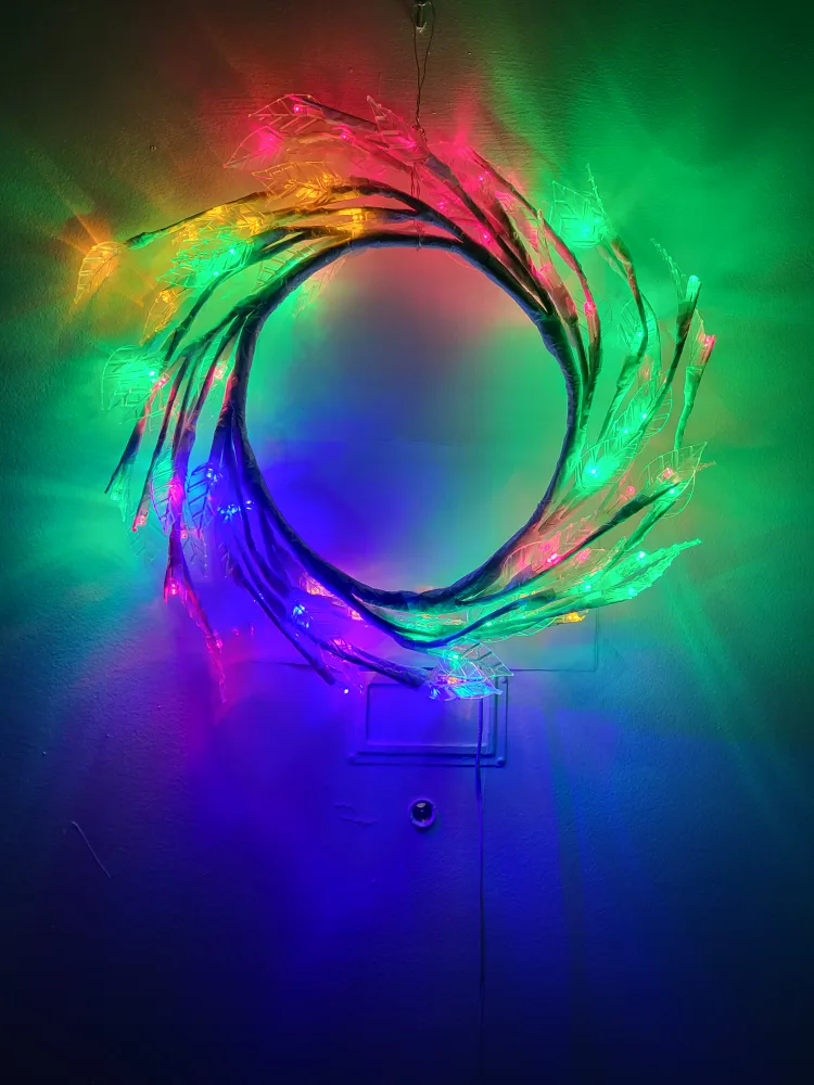 Multicolored LED Light Leaf Wreath 12 inch diameter image indicator(2)