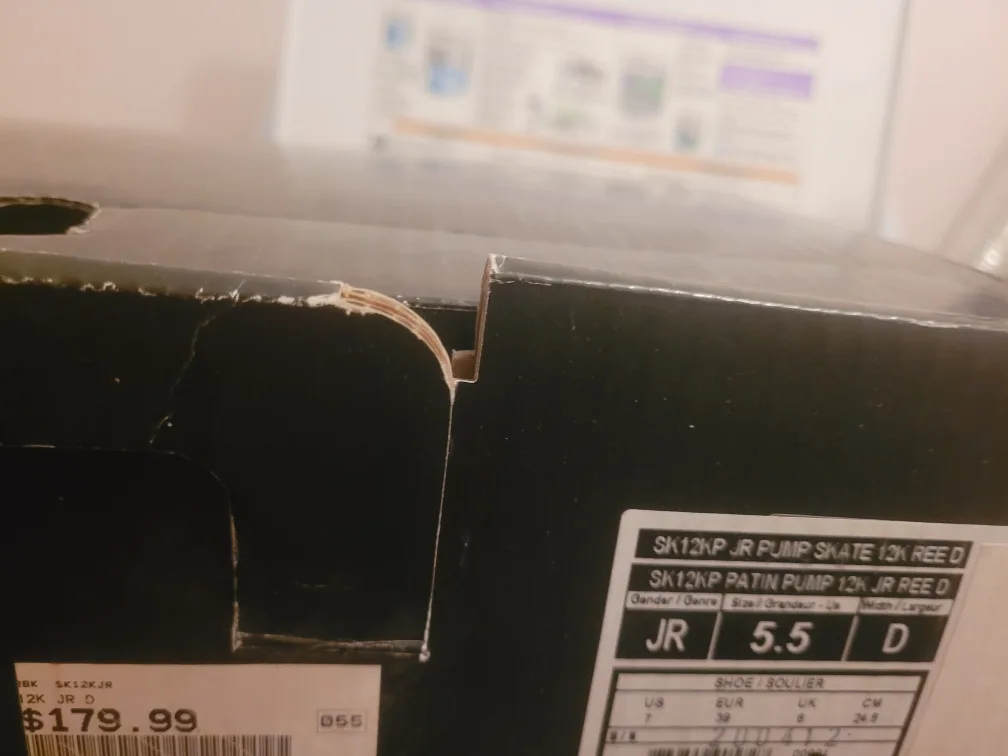 Reebok 12K Junior PUMP Size 5.5 D Fits shoes size 7 image indicator(6)