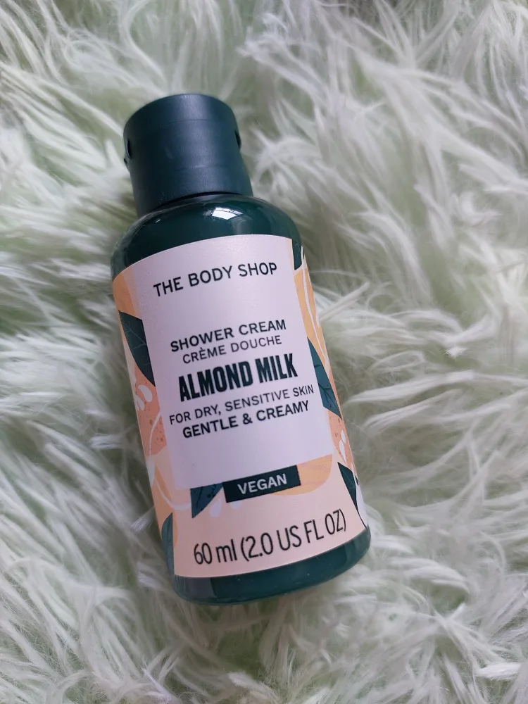 The Body Shop Almond Milk Skincare Gift Set image indicator(4)