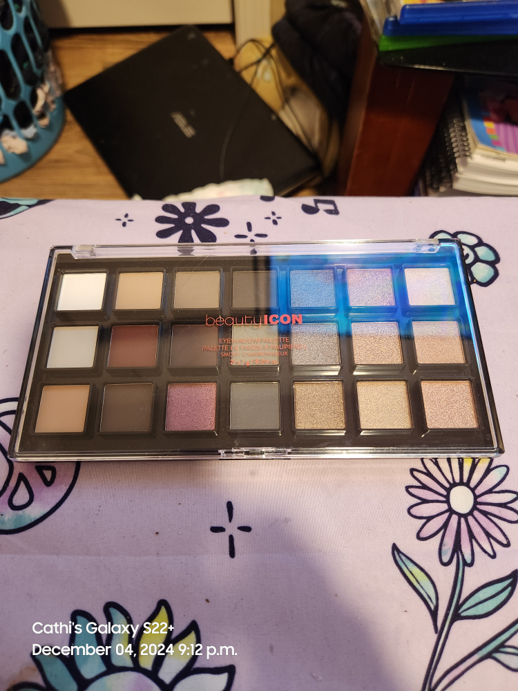 Beauty Icon Eyeshadow Palette - Smoky Charcoal