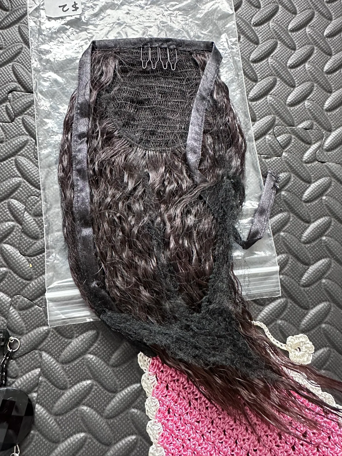 Lot of costume jewelry necklace earring keychain pins wig image indicator(10)