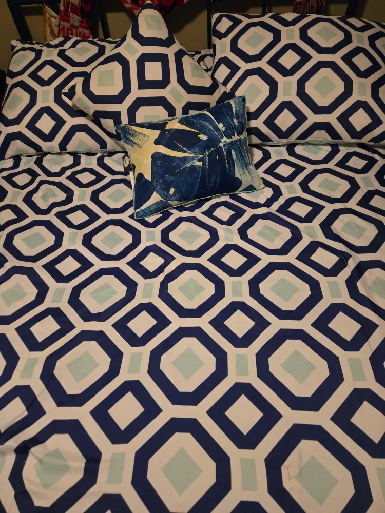 Double/Queen Comforter Set - Geometric Pattern image indicator(2)