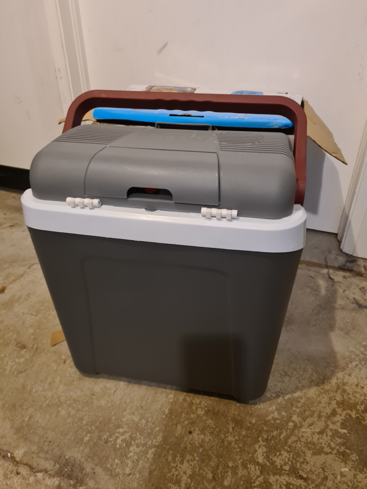 12V Koolatron Iceless Travel Cooler - photo 2