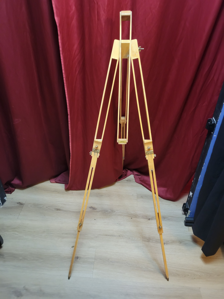 Collapsible Tripod Easel