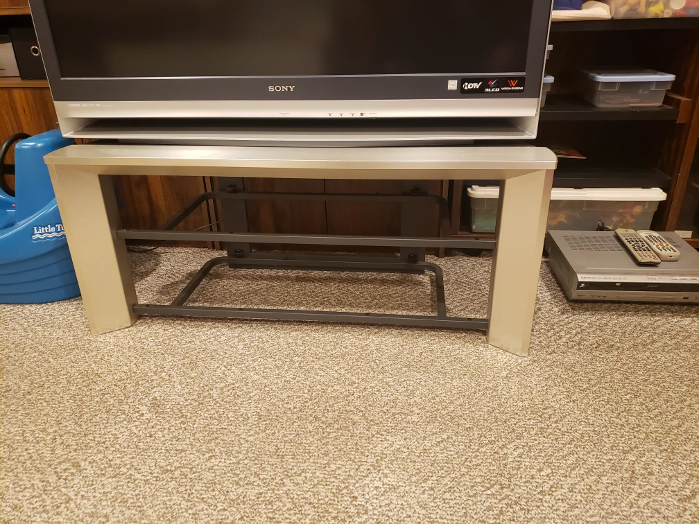 Sony 45 inch LCD TV with stand. FREE!! - photo 2