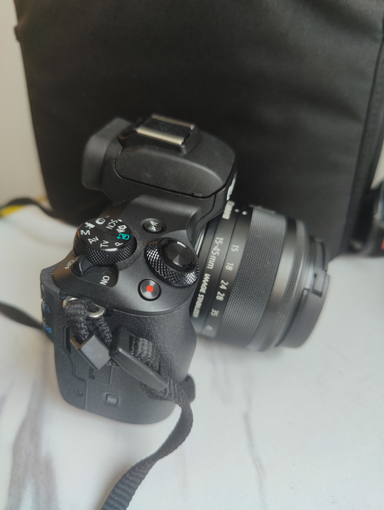 Canon EOS M50 Mirrorless Camera with Lens and Accessories - photo 3