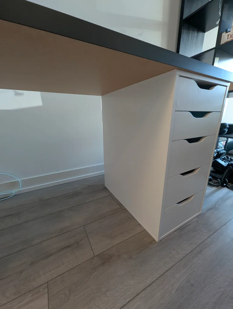 Ikea desk and drawer image indicator(5)