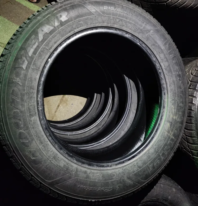 used winter tires 4x 215/65R17 Goodyear image indicator(2)