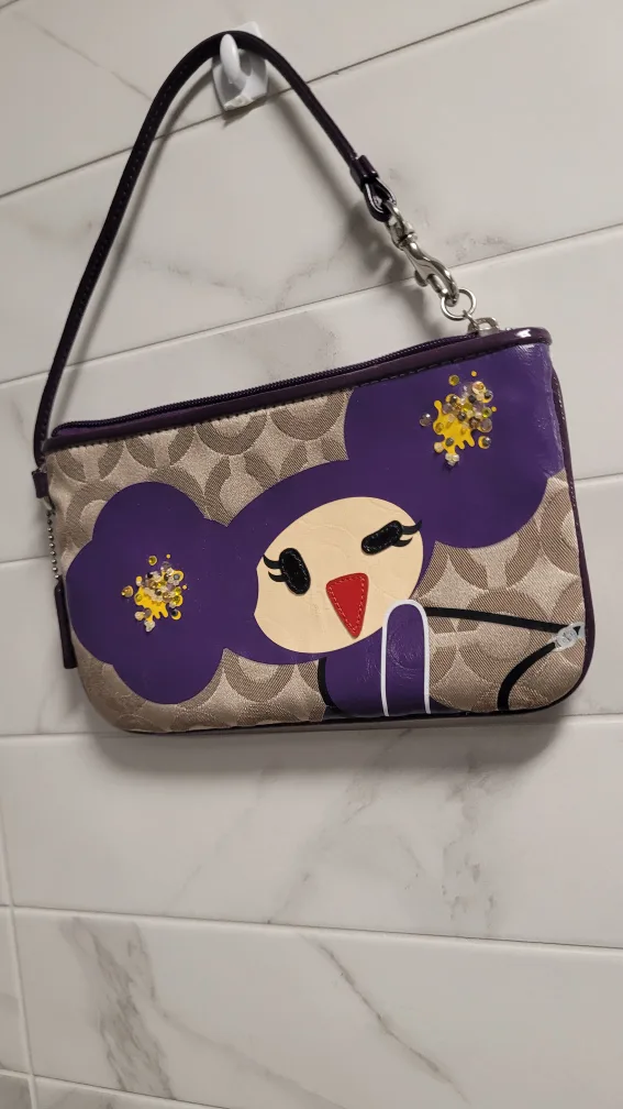 Coach Violette  Wristlet image indicator(2)