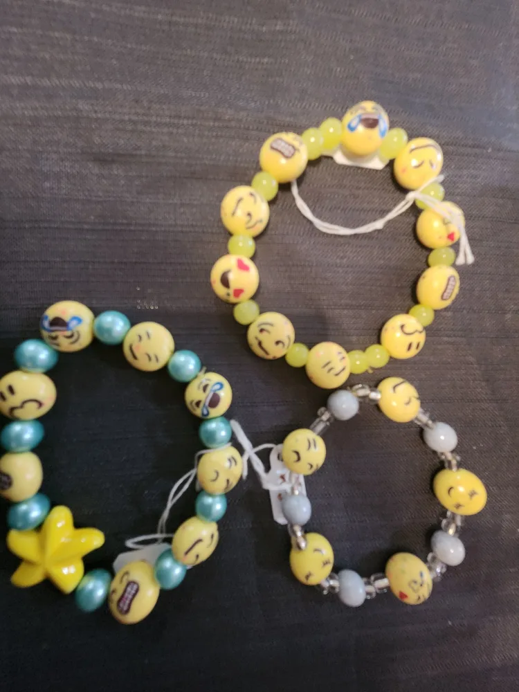 Handmade Emoji Beaded Bracelets image indicator(2)
