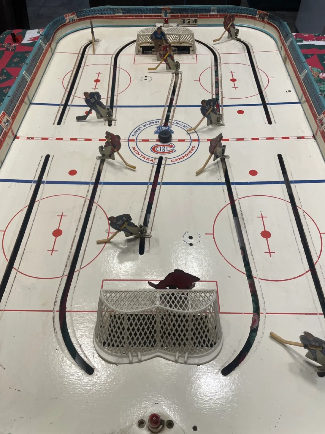 Retro Table Hockey game image indicator(3)