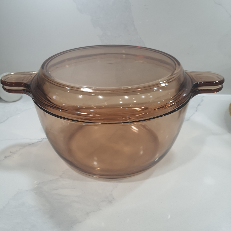 Vintage corning vision pot with lid
