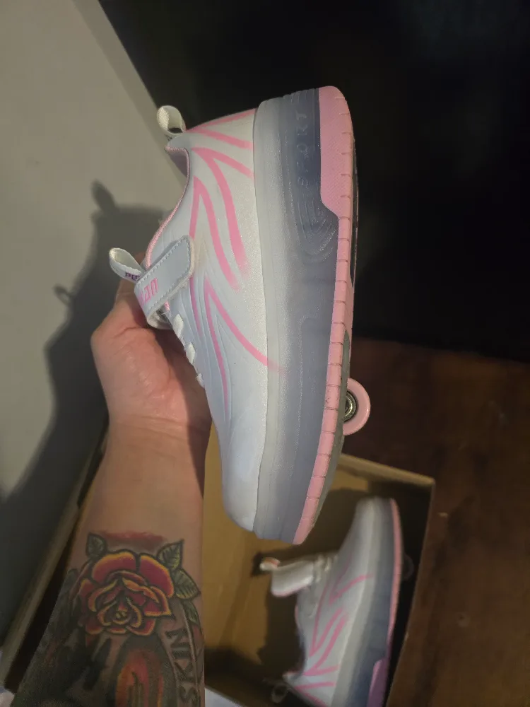 Light Up Roller Shoes Size 37 thumbnail