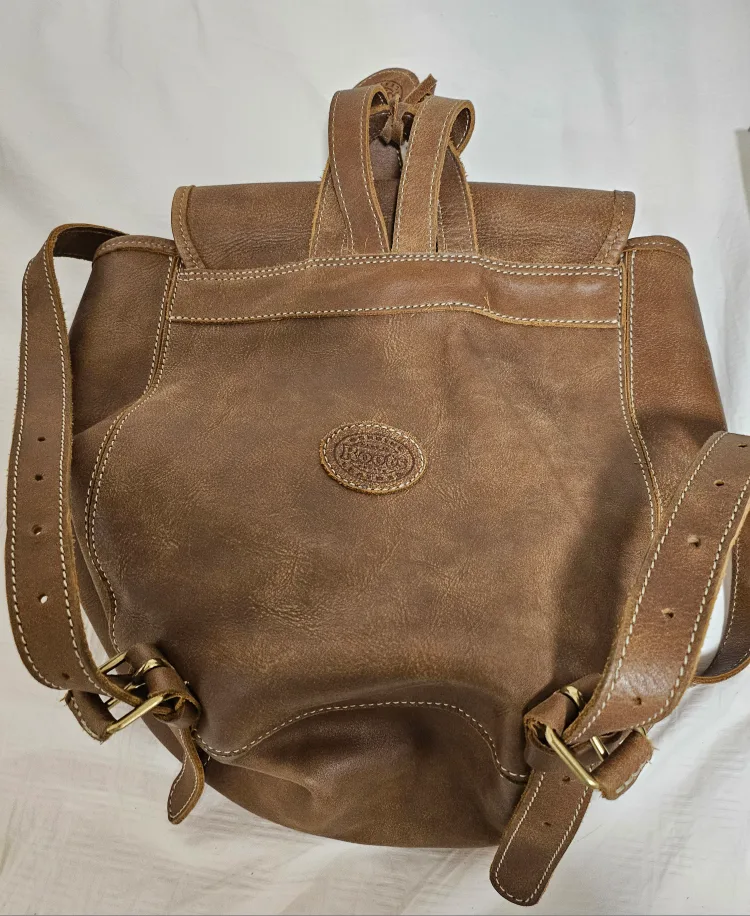 roots leather backpack image indicator(3)