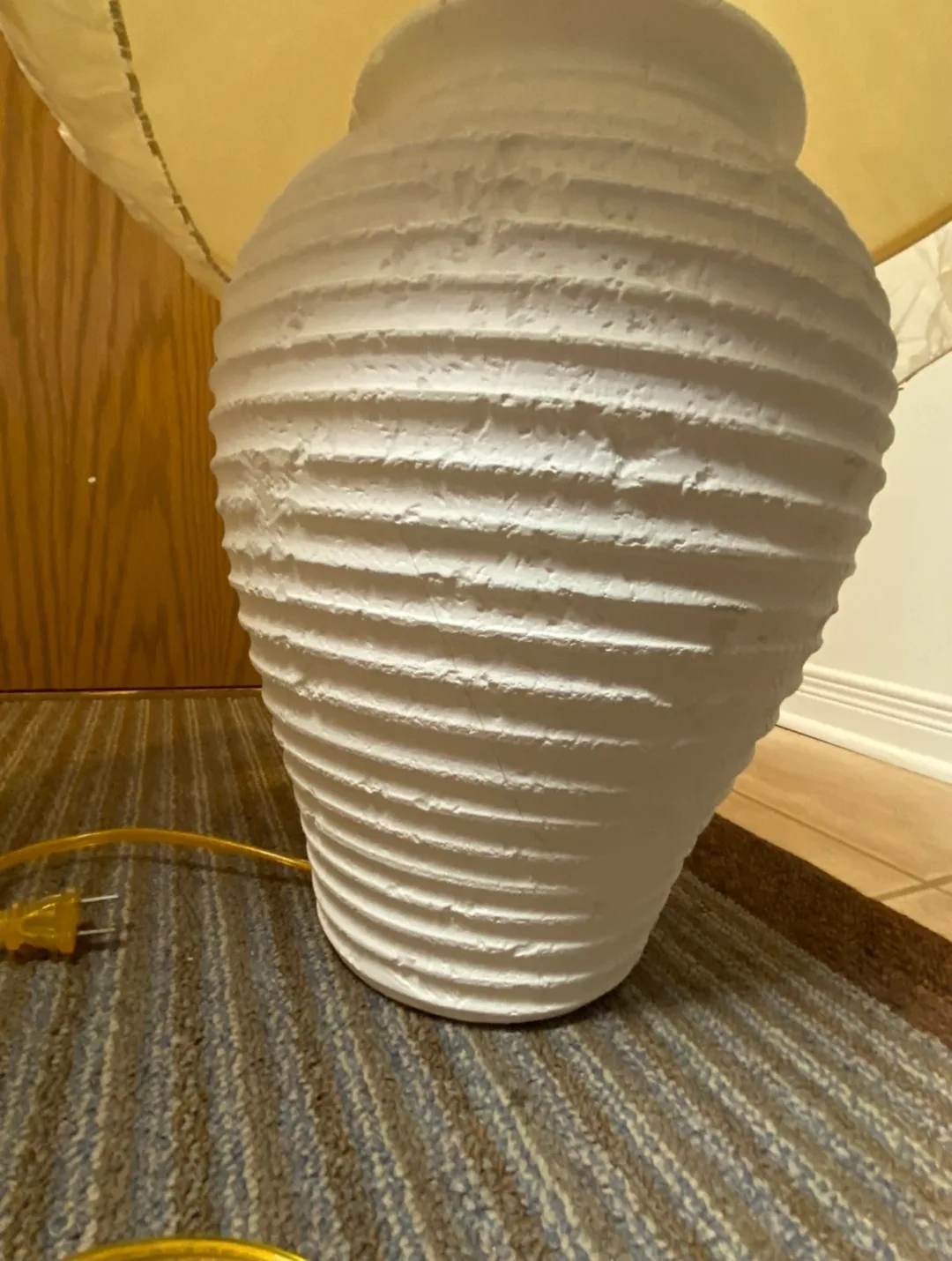 White Table Lamp image indicator(2)