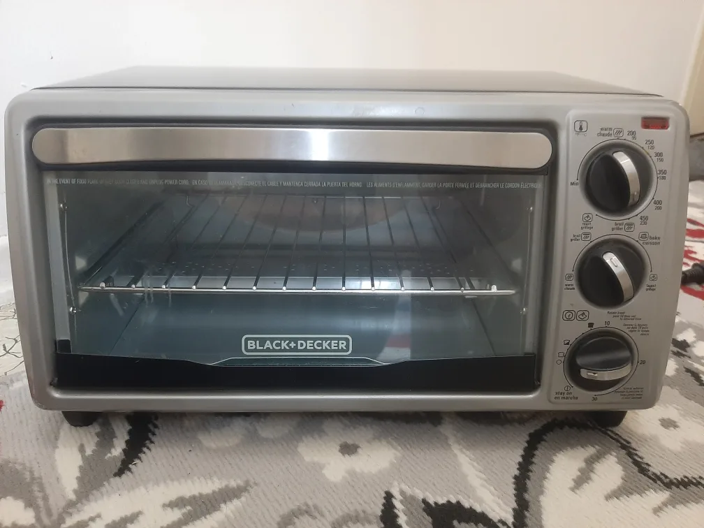Like New Black + Decker Toaster Oven thumbnail