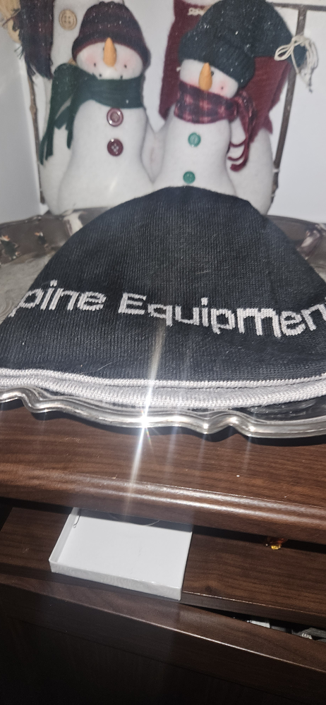 The North Face & Alpine Equipment Beanies - Set of 2 - photo 4