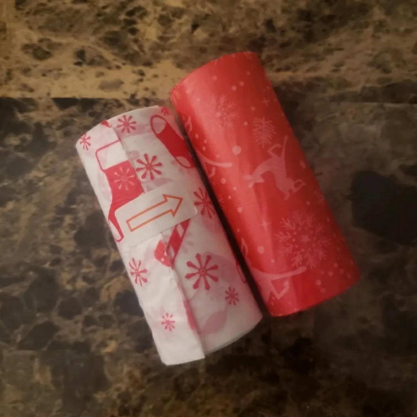 Holiday Doggie Bags image indicator(2)