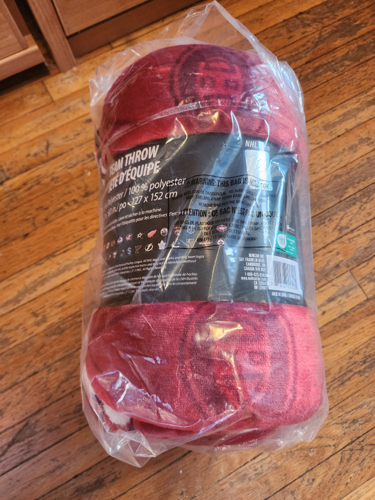 Montreal Canadiens Team Throw Blanket (Brand New) Not opened