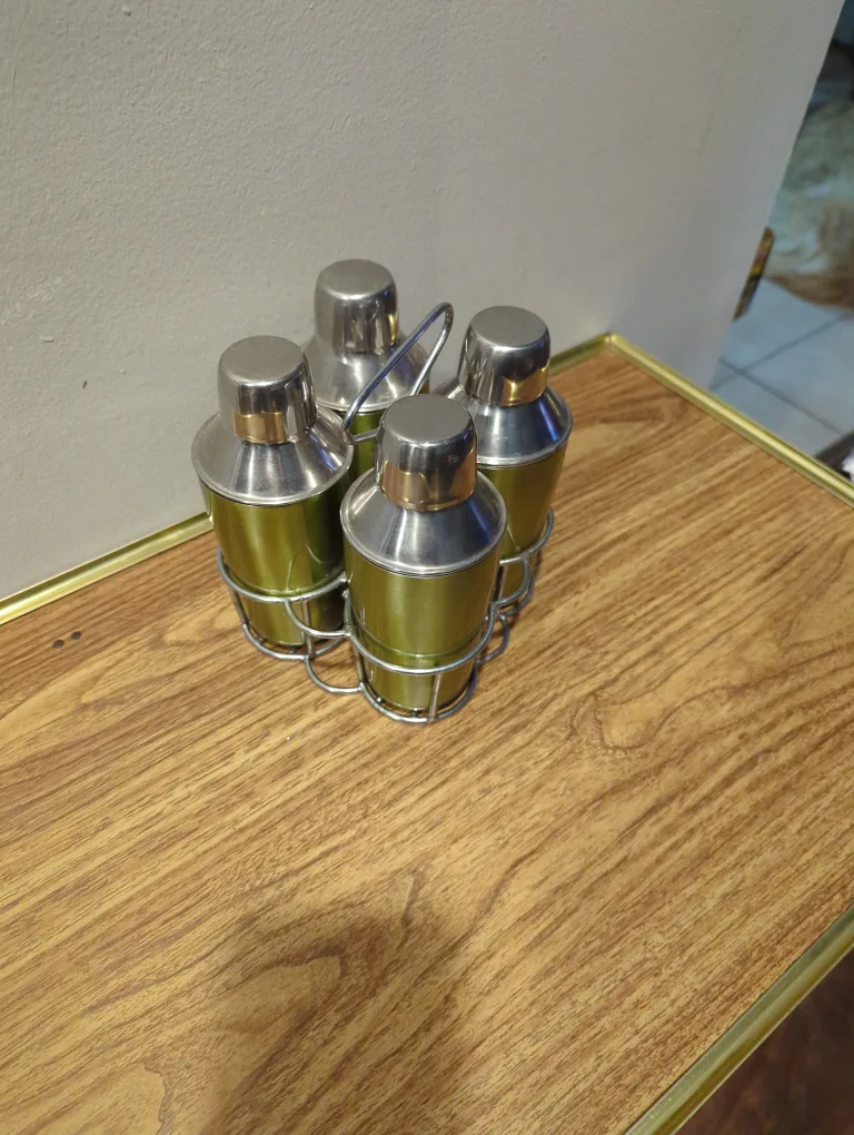 Vintage Green Cocktail Shakers Set of 4 image indicator(2)