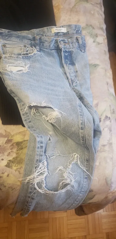 AMAZING NEW Black Knit Sweater. image indicator(10)