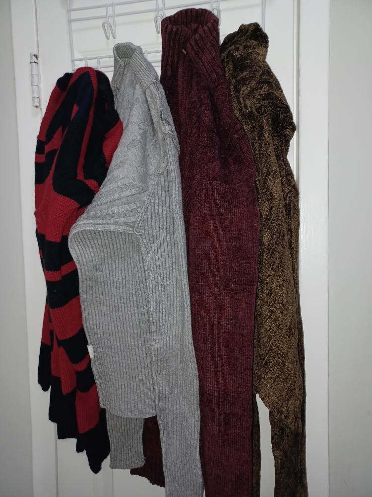 Bundle of preloved clothes for Men and Women - photo 5