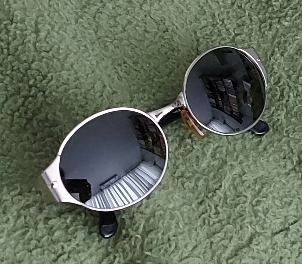 Persol Sunglasses image indicator(2)