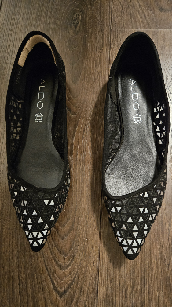 ALDO Black Pointed Toe Flats