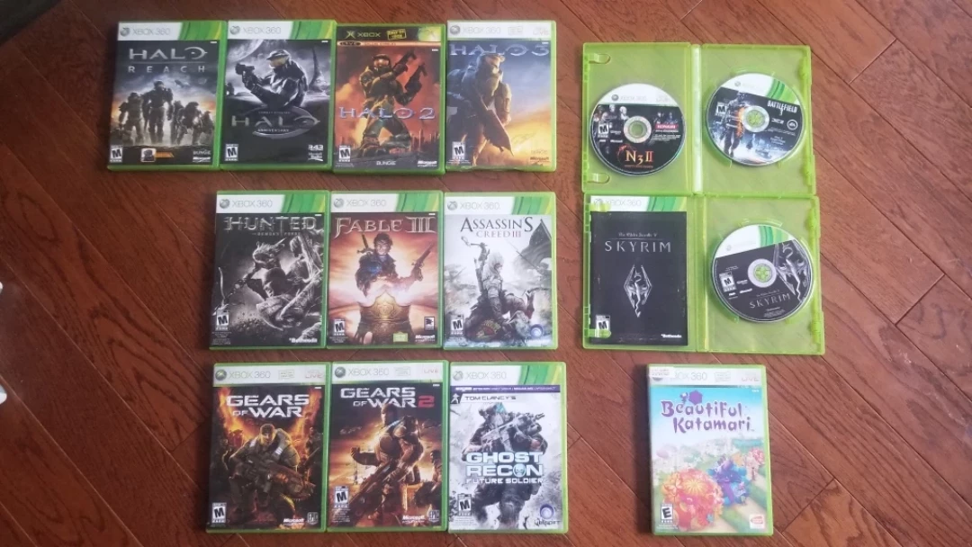 Xbox 360 Console, 3 Controllers, 16 Games - photo 2