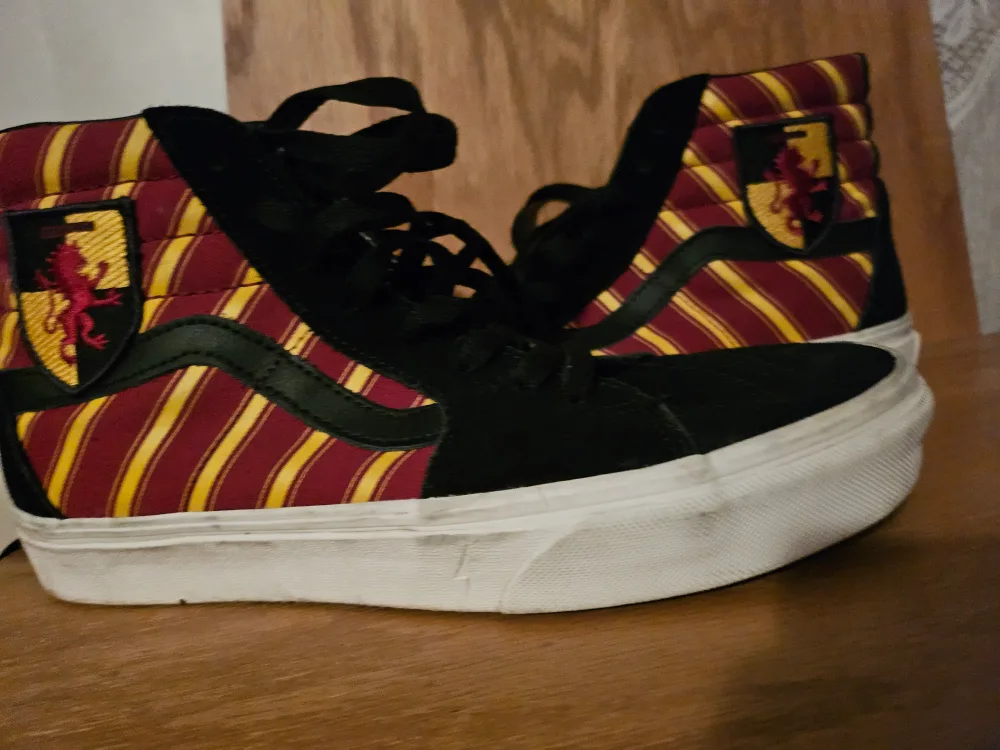 Harry Potter Gryffindor Vans  Sneakers image indicator(2)