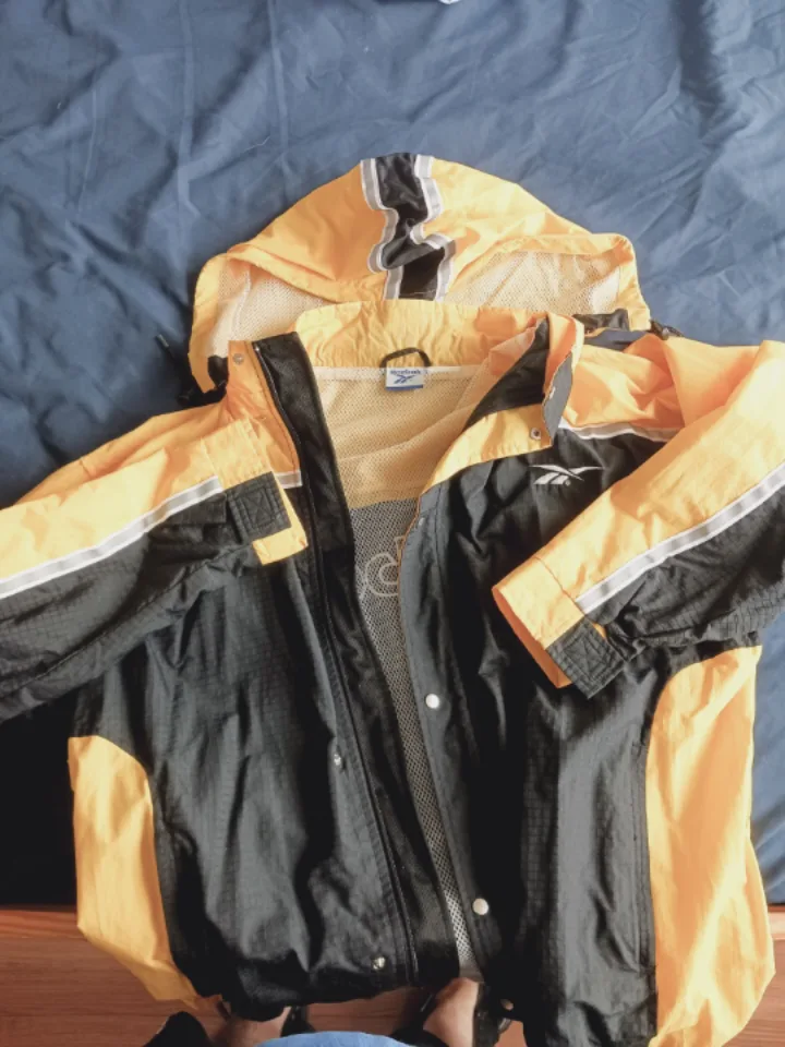 !! Must sell!! 👉Vintage Reebok Lined Windbreaker Jacket image indicator(2)