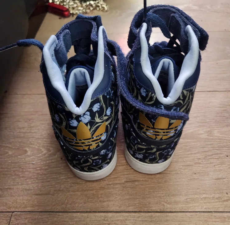 Adidas Women's High Top Sneakers image indicator(2)