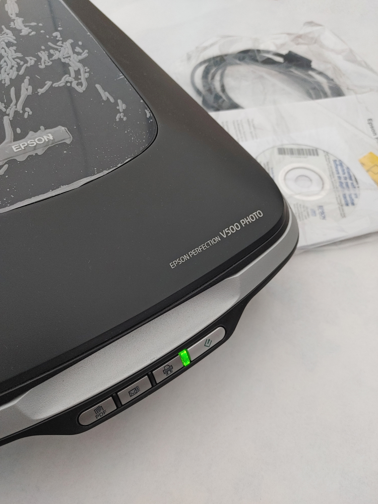 Epson Perfection V500 Photo Scanner - photo 3