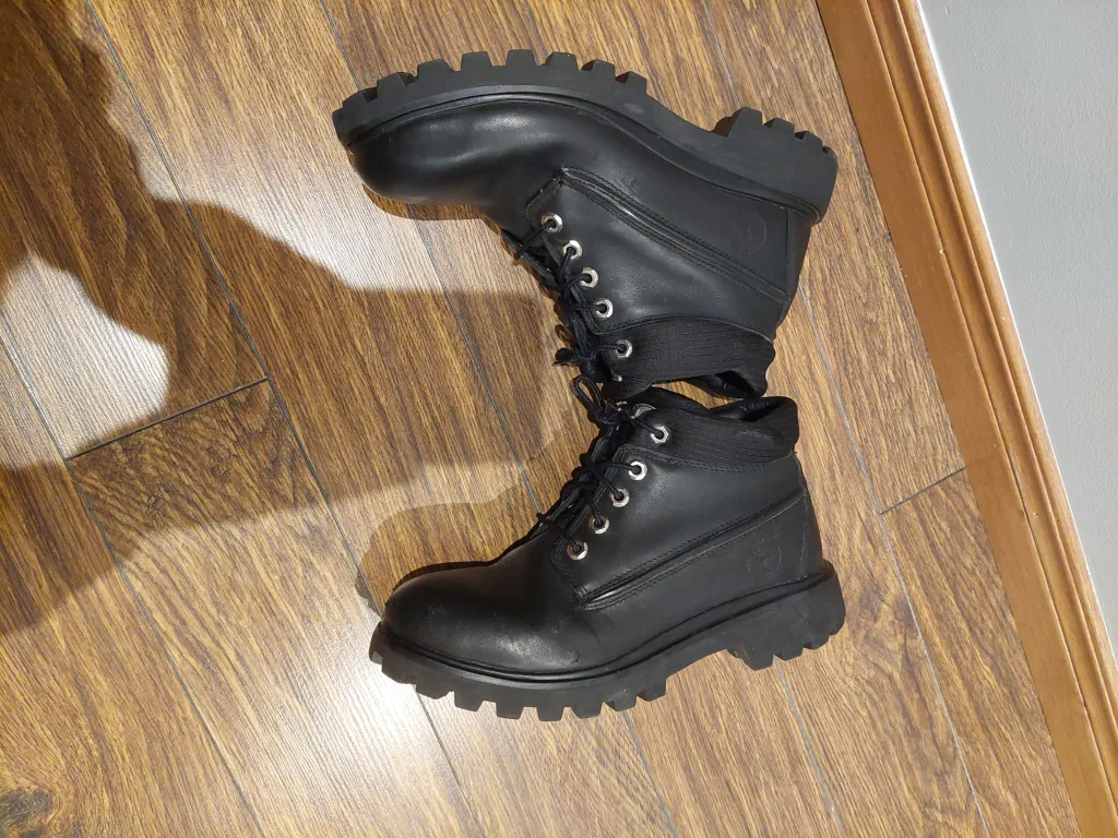 Timberland Men's Black Boots image indicator(3)