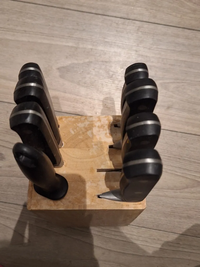 Knife Set with Block thumbnail