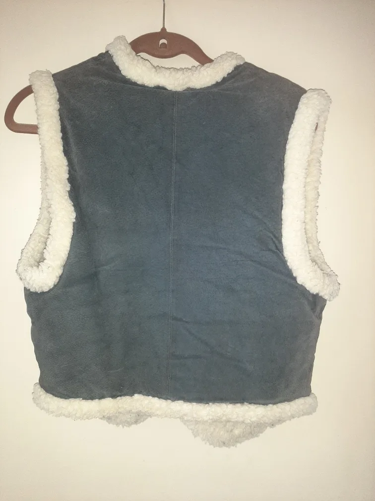 Like New Women's warm Vest,  size S image indicator(3)