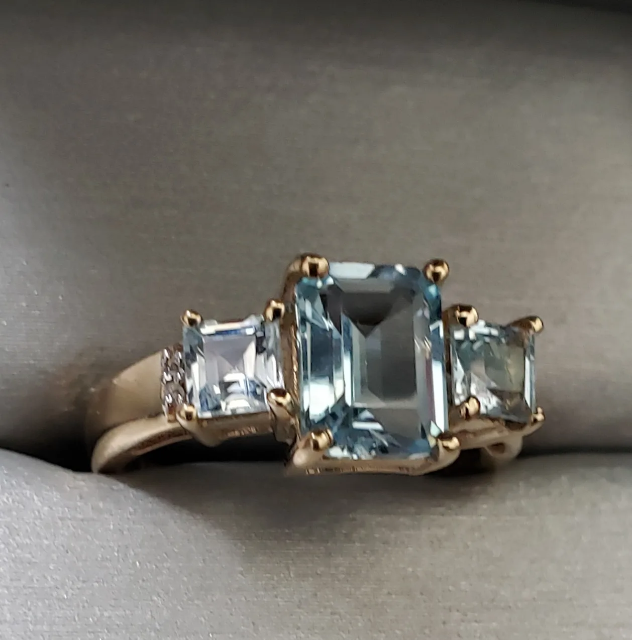 10k Gold ring People's  jewelry Aquamarine Diamonds sale $299 image indicator(5)