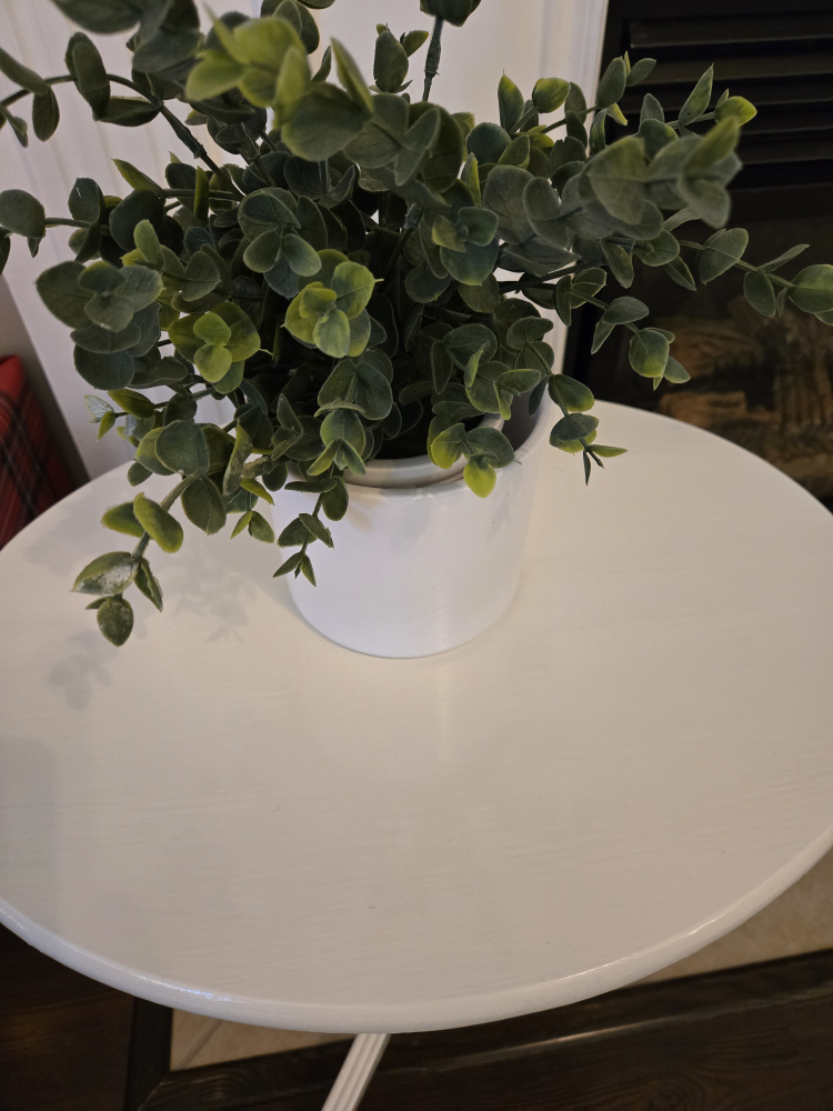 White Round Accent Table - photo 3