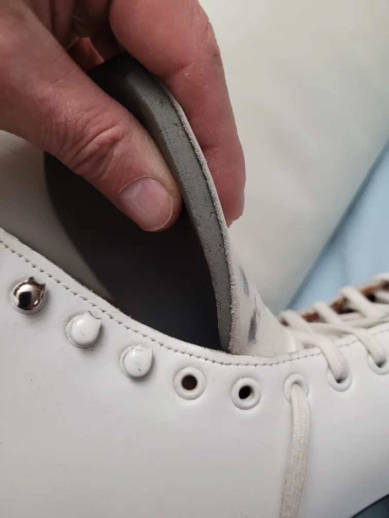 Leather Figure Skates Size 6.5 image indicator(5)