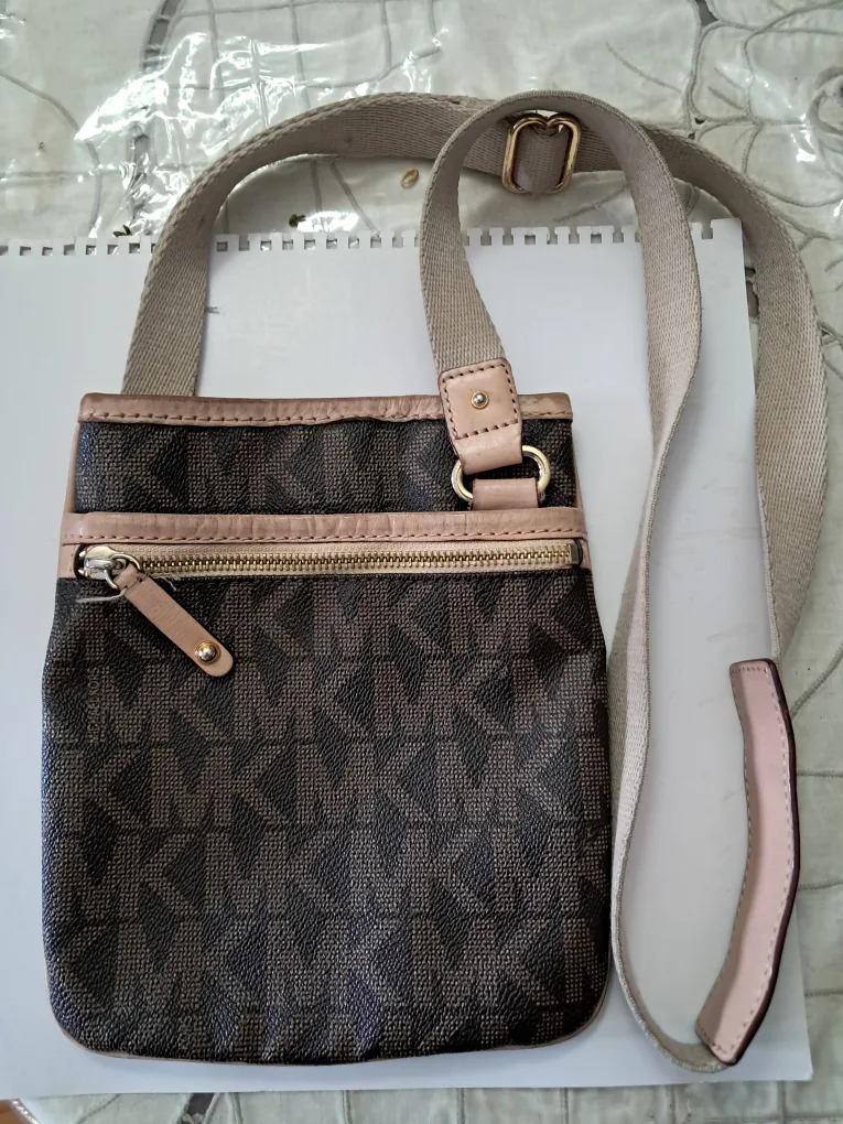 #Thriftypicks Michael Kors Crossbody Bag image indicator(3)