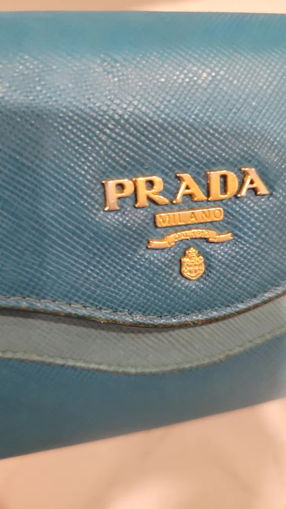 Prada Wallet image indicator(3)